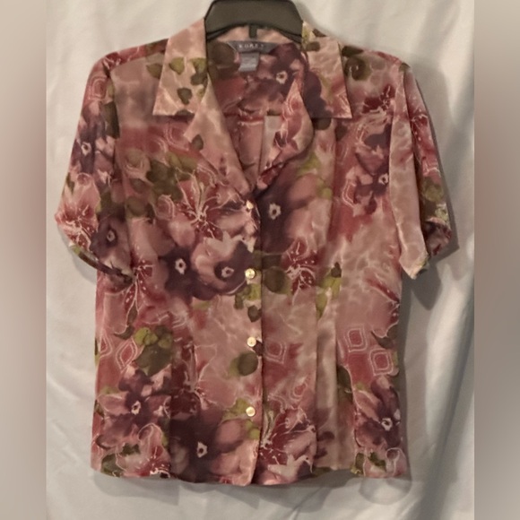 Koret Tops - NWOT Koret women’s petite large short sleeve sheer floral blouse